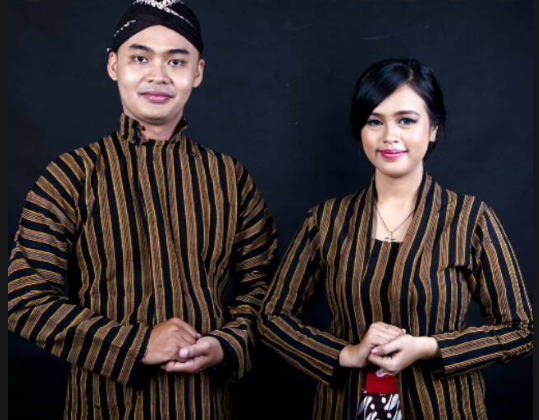 Central Java traditional clothes