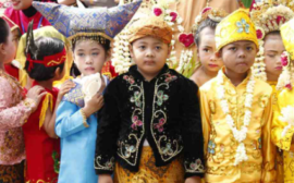 Boy's traditional clothes