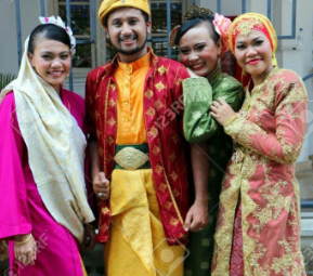 Characteristics of Malay traditional clothes from Riau